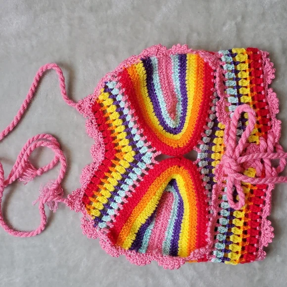 Crochet, High-Neck Halter Cop‎ Top. - Picture 5 of 8